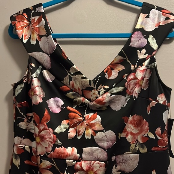 New York and Company NWT stretch floral dress size large - Picture 2 of 5